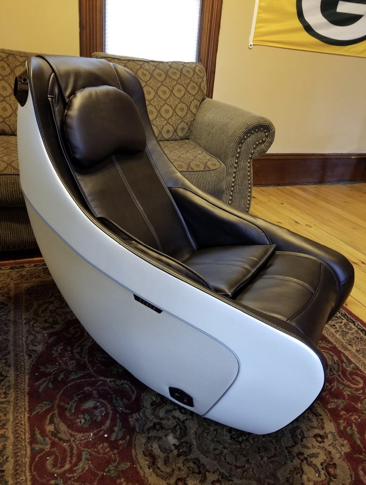 Synca CirC - Premium SL Chair Heated Massage Heaven Chair Massage – Track