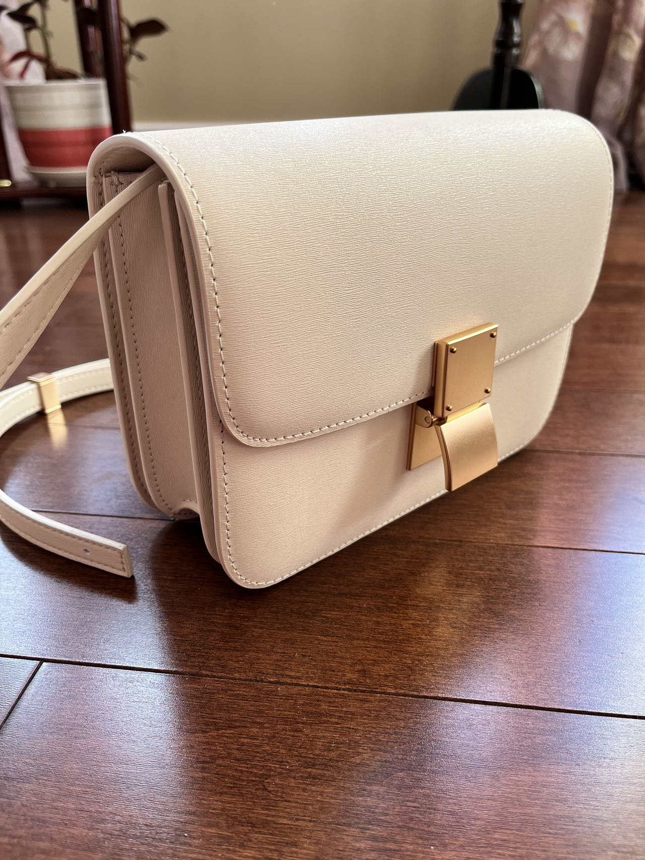 [Korean Style] Minimalistic Medium Size Liege Leather Box Bag Berry Pink / 20X7X15 cm