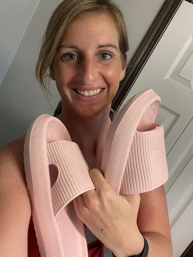 Puff Pillow Slides – MsMoniquetoyou