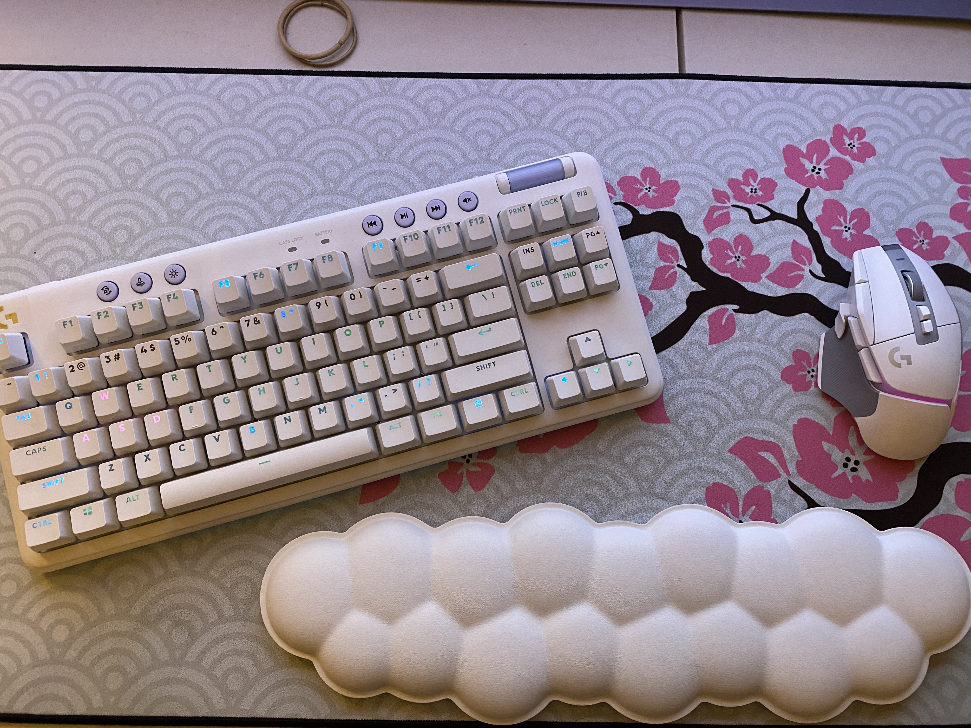 SAKURA WHITEOUT MOUSEPAD XXL