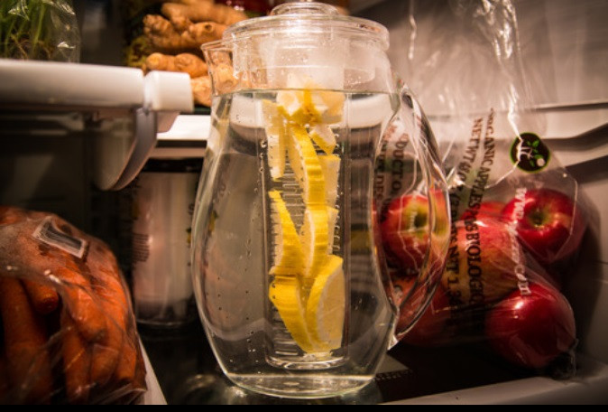 Large Fruit Infuser Water Pitcher (2.9 Quart / 93 Oz) – Shatterproof  Acrylic Infusion Jug for Iced Tea, Juice, Beverages, Water, Lemon, Fruit &  Herbs