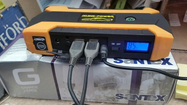 Booster batterie de voiture multifonctions - 89800mAh 12V 4USB 600A –  Storydeals
